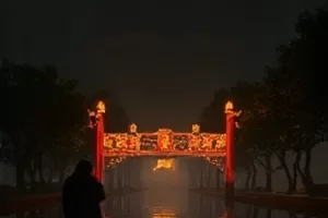 织云者横版画面：木质织机与绷紧的彩色经线
